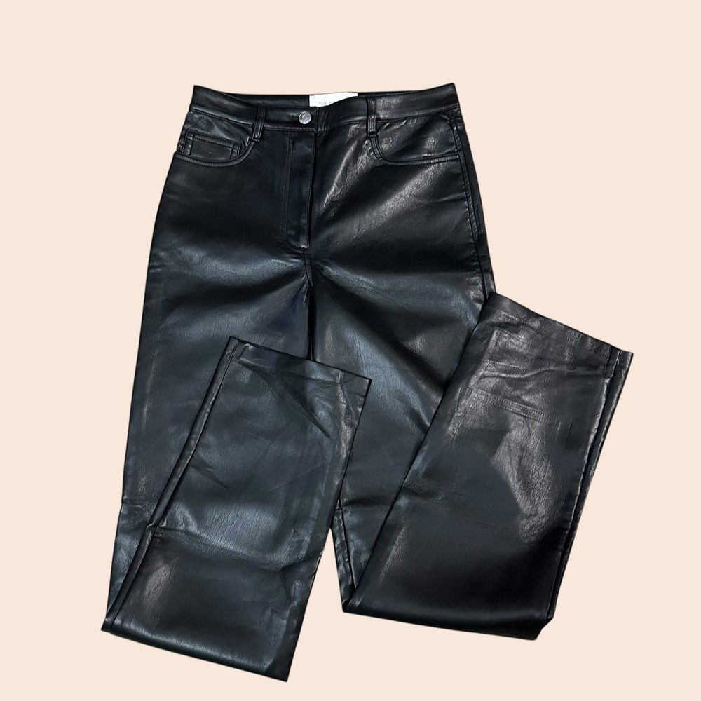 Aritzia Wilfred The Melina Pants Black
Straight Vegan Leather sz 4 Womens